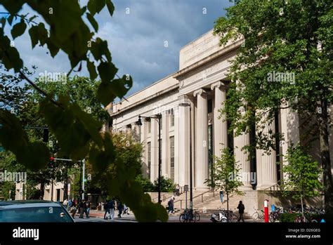 77 Massachusetts Ave Cambridge Location Guide
